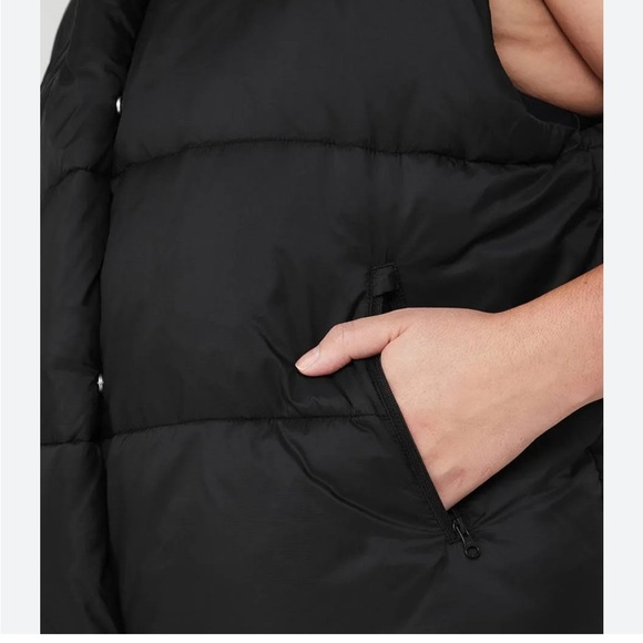 ALO Gold Line Black Puffer Vest - Picture 4 of 8